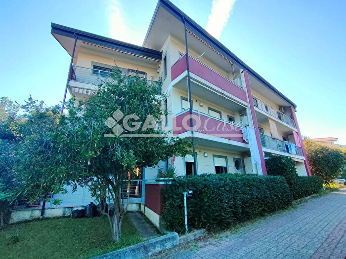 Appartamento trilocale in vendita in Via Pirelle Loc Orto Matera Adiacenza Saporito di Rende Castrolibero, Castrolibero