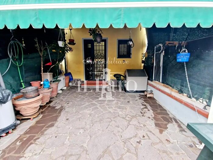 Casa quadrilocale in vendita in Rbosa, Campi Bisenzio