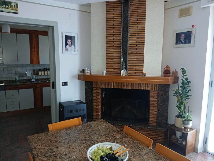 Appartamento con 10 locali in vendita in Via Giulio Cesare, Vasto