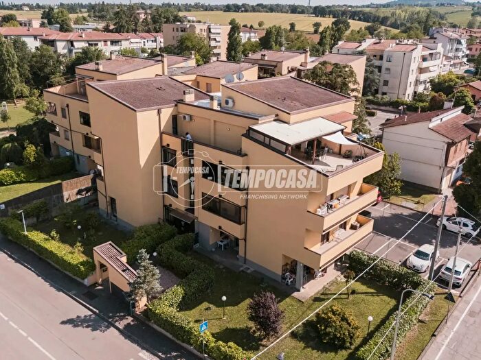 Appartamento con 5 locali in vendita in Via Giovanni Falcone, Dozza