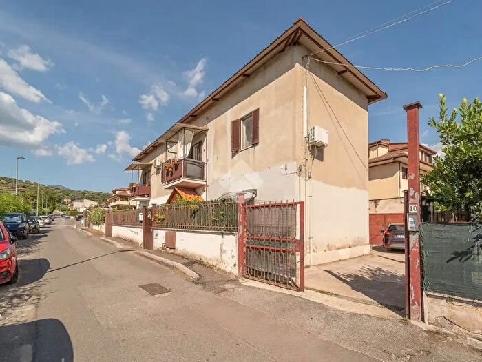 Appartamento trilocale in vendita in Via Colle di Mitriano, Guidonia Montecelio