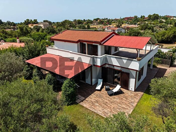 Casa con 5 locali in vendita in Via Picasso, Quartu Sant'Elena