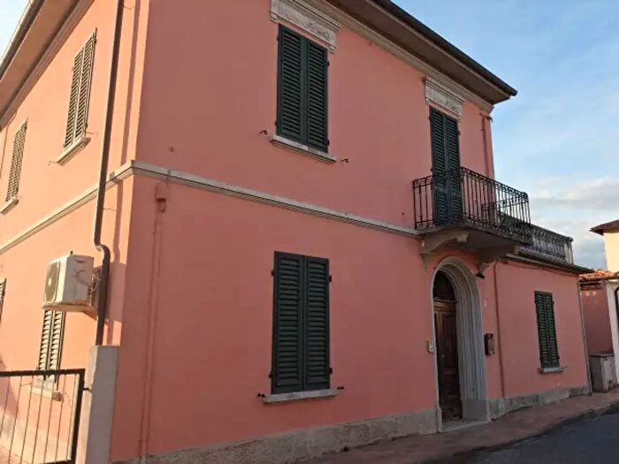 Casa con 6 locali in vendita in Via della Repubblica, Barga