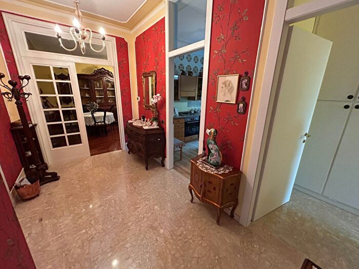 Appartamento con 5 locali in vendita in Mirandola