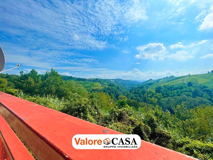 Casa con 7 locali in vendita in Acqui Terme