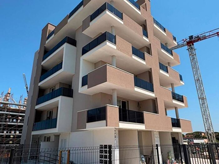 Appartamento bilocale in affitto in Via Castagnevizza, Isola Sacra, Fiumicino
