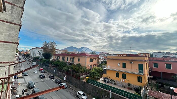 Appartamento bilocale in vendita in Via Luigi Volpicella, Napoli