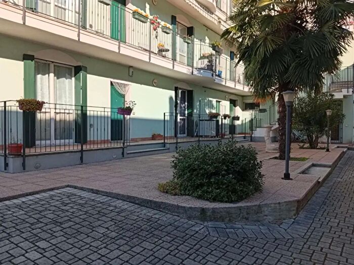 Appartamento trilocale in vendita in Cantu'