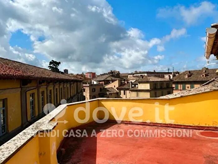Appartamento bilocale in vendita in Piazza Dante Alighieri Snc, Viterbo