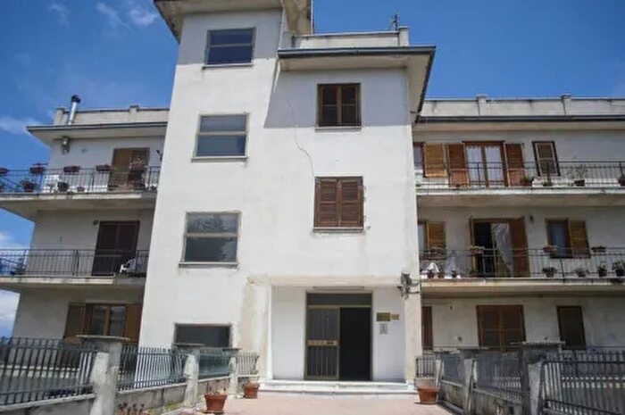 Appartamento quadrilocale in vendita in CoriglianoRossano Cda Oliveto Longo, CoriglianoRossano