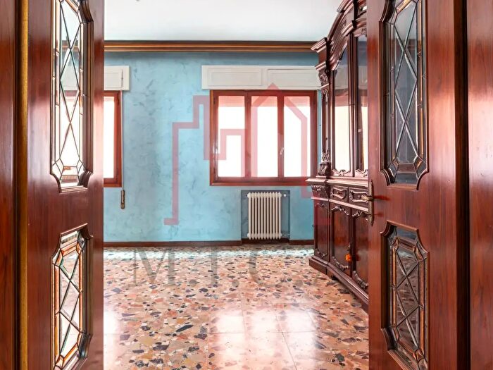 Appartamento con 5 locali in vendita in Chioggia