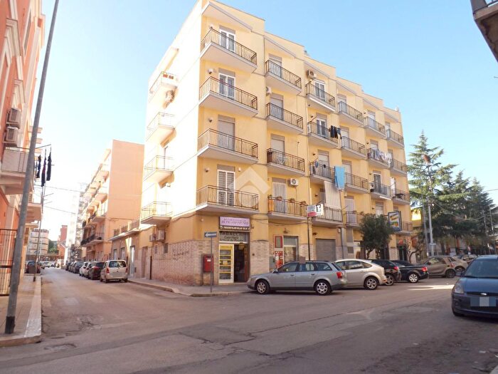 Appartamento trilocale in vendita in Via Amando Vescovo, Bisceglie