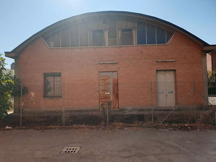 Casa con 6 locali in affitto in Via Bolzano, Morane Contrada, Modena