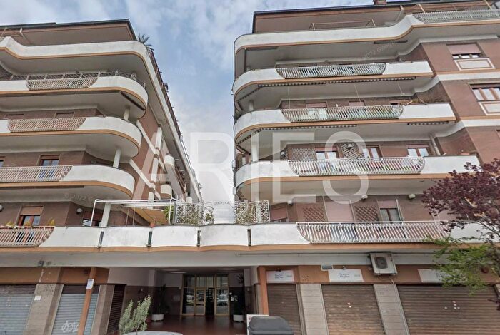 Appartamento quadrilocale in vendita in Via Mar Rosso, Roma