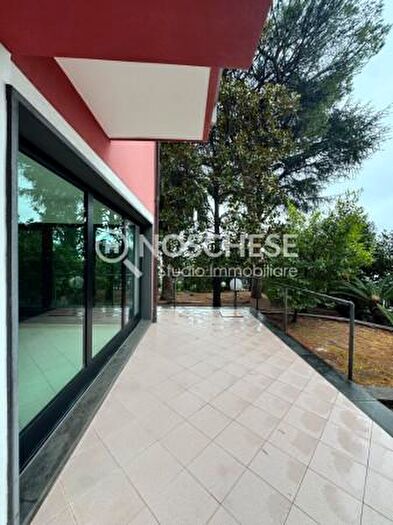 Appartamento trilocale in affitto in Viale delle Querce, Salerno