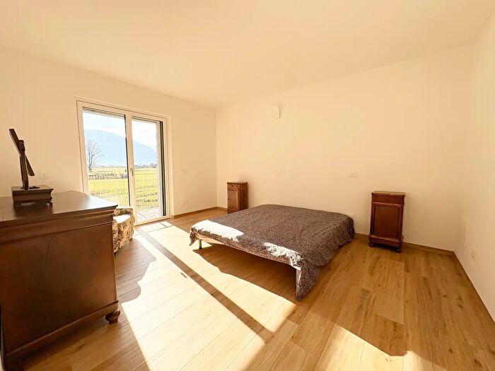 Casa con 9 locali in vendita in Via Pirondini, Prata Camportaccio