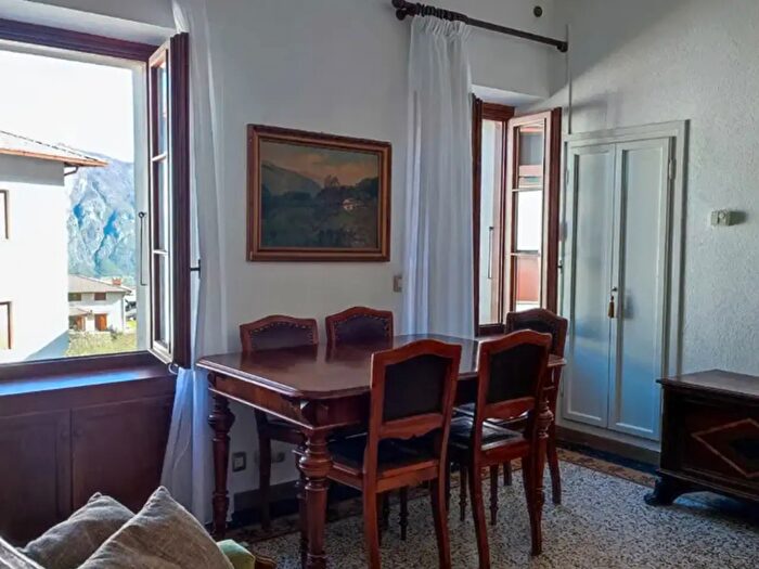 Appartamento trilocale in affitto in Via Ponna, Laino