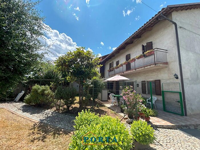 Casa con 6 locali in vendita in Via Costamagna a, Lequio Tanaro