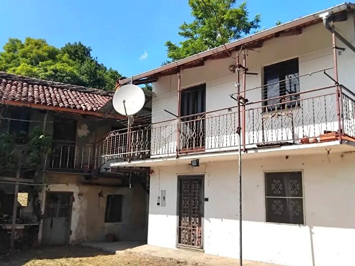 Casa con 5 locali in vendita in Via delle Viole, Piossasco