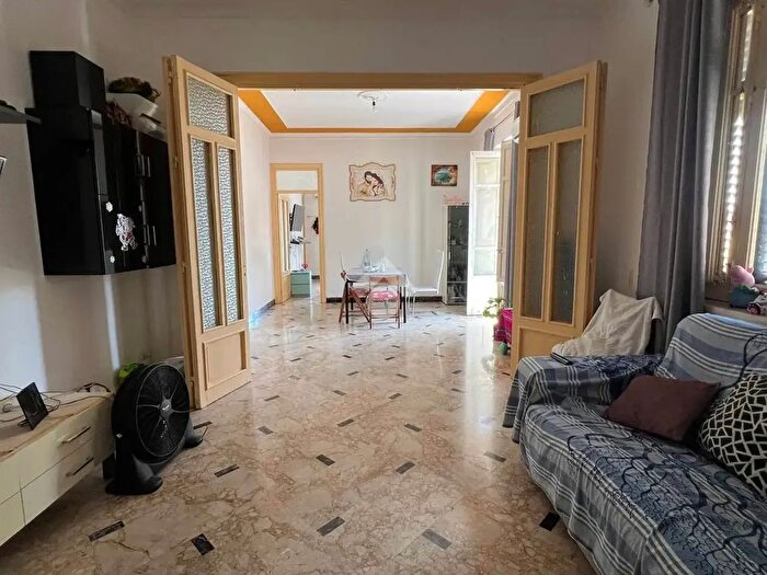 Appartamento con 5 locali in vendita in Via Guglielmo Albimonte, Palermo