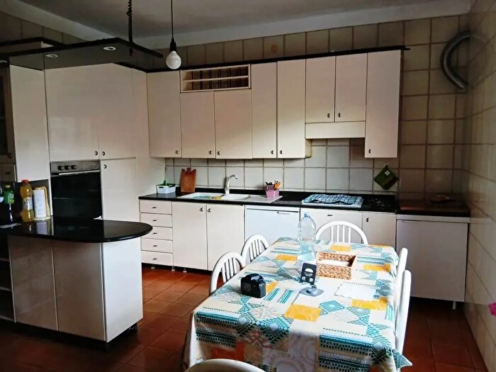 Appartamento con 6 locali in vendita in Baronissi