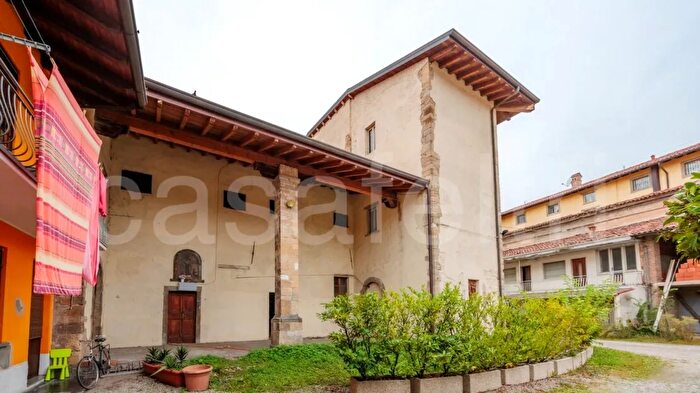 Casa con 11 locali in vendita in Stezzano Bergamo Provincia Stezzano, Stezzano