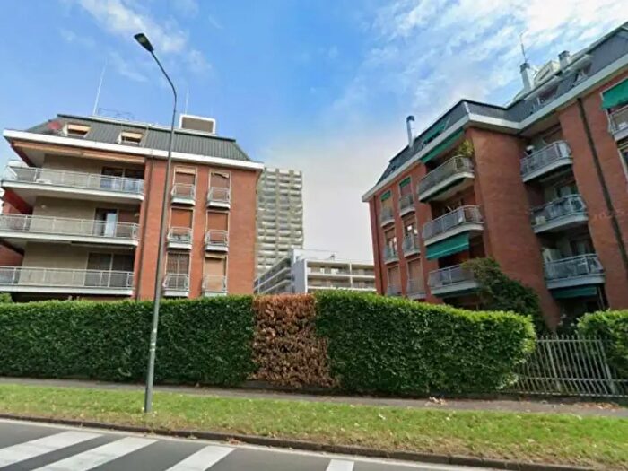 Appartamento quadrilocale in vendita in Via Ippodromo, Milano