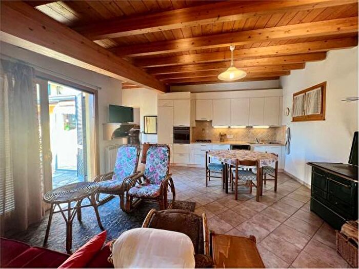 Casa con 5 locali in vendita in Piave, Brebbia