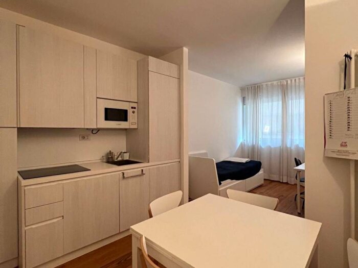 Appartamento bilocale in affitto in Via Salasco, Bocconi, Milano