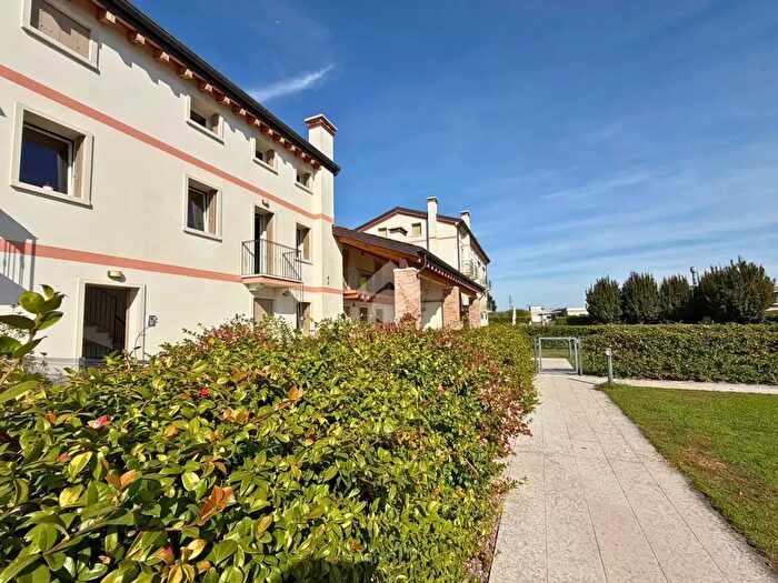 Appartamento quadrilocale in vendita in Via a De Gasperi, Romano D'Ezzelino
