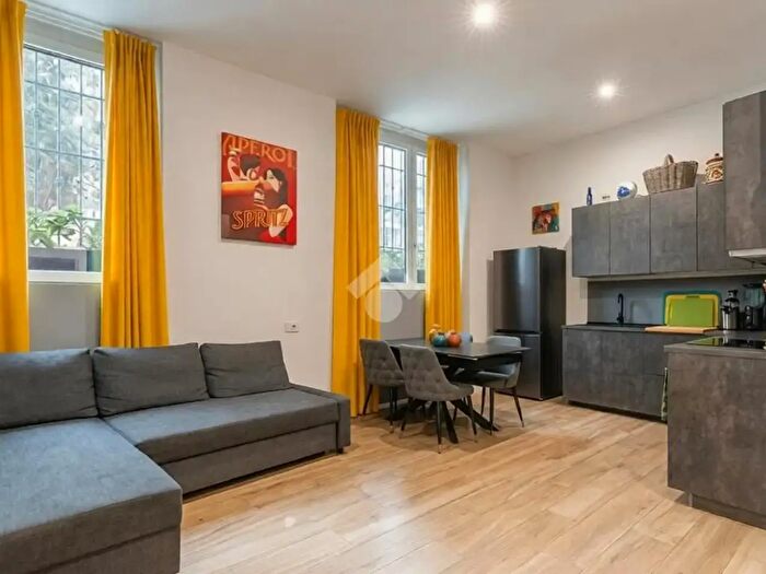 Appartamento trilocale in vendita in Via Maffeo Pantaleoni, Milano