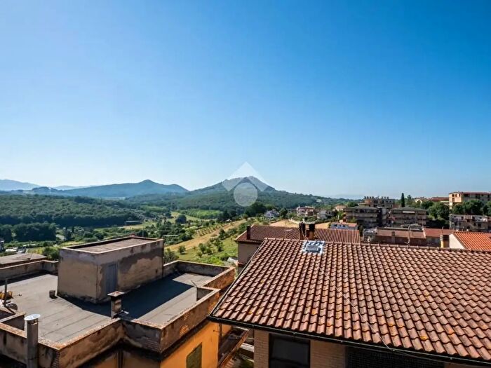 Appartamento trilocale in vendita in Via Val d Ossola, Mentana