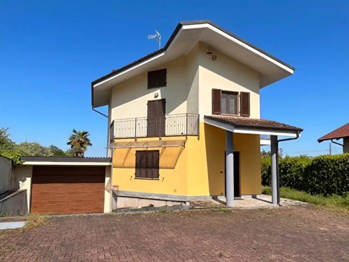 Casa con 7 locali in vendita in Strada Paschero, Cumiana