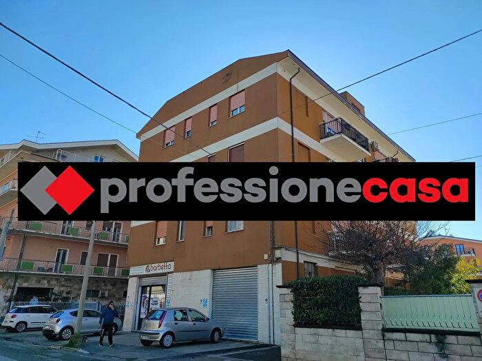 Appartamento quadrilocale in vendita in Via Paolo Tosti, Chieti