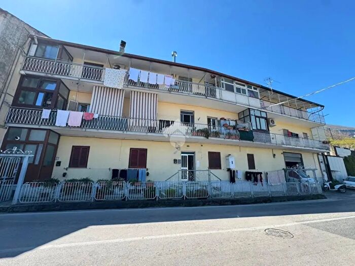 Appartamento trilocale in vendita in Via Piana, Pimonte