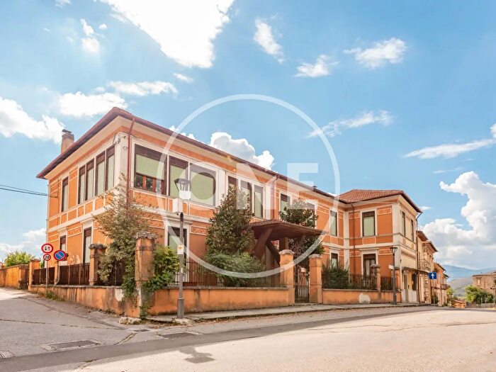 Casa con 10 locali in vendita in Via Fonte Nuova, Magliano De' Marsi
