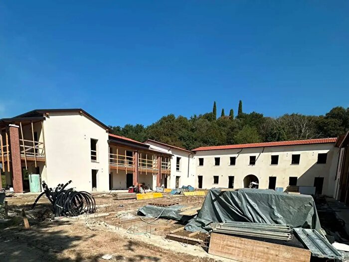 Appartamento quadrilocale in vendita in Tende, Lazise