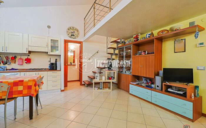 Appartamento trilocale in vendita in Via San Lorenzo, San Clemente