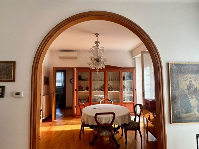 Casa trilocale in affitto in Via Amerigo Vespucci, Porto, Rapallo