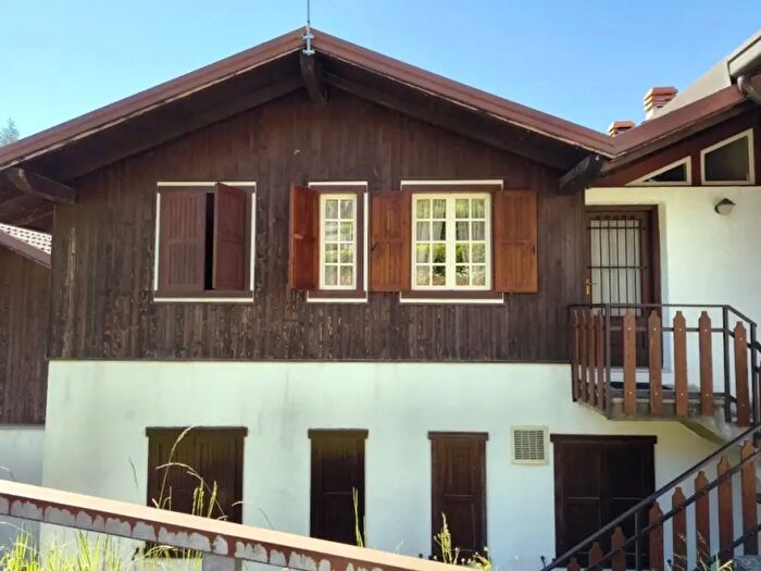 Appartamento trilocale in vendita in Via Palardo, Borno