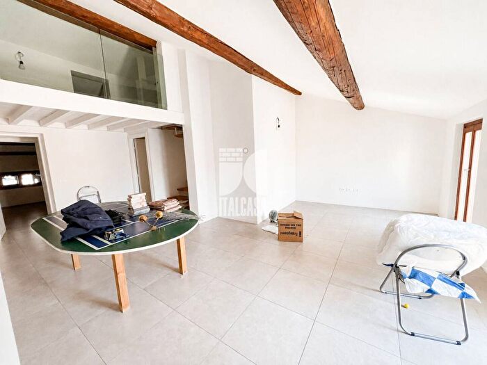 Appartamento con 5 locali in affitto in Centro, Mantova