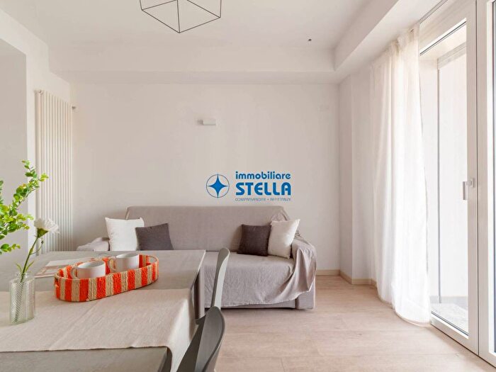 Appartamento trilocale in affitto in Piazza Trento, Lido Centro Ovest, Jesolo