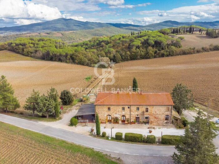 Casa con 6 locali in vendita in Strada delle Macie, Pomarance