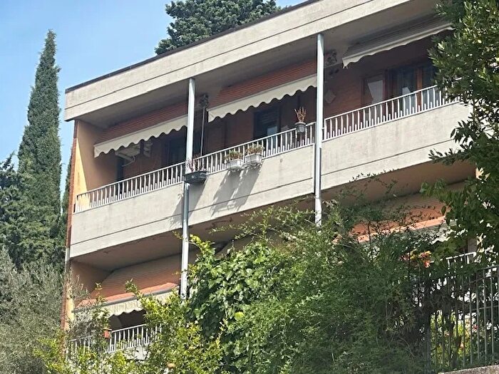 Appartamento quadrilocale in vendita in Via Beatrice, Perugia