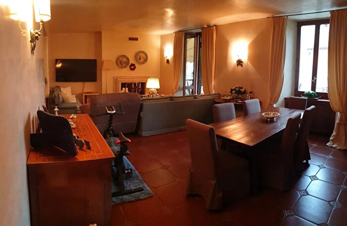 Appartamento con 8 locali in vendita in Ascoli Piceno