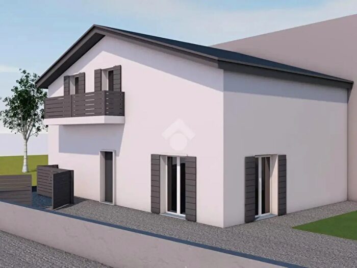 Casa con 6 locali in vendita in Via Cora, Arcole