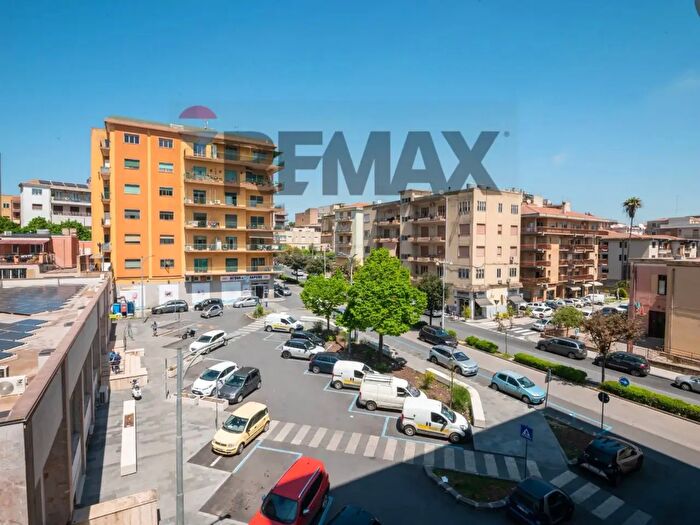 Appartamento trilocale in vendita in Via Luigi Settembrini, Caltagirone