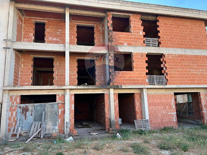 Casa con 7 locali in vendita in Via Emanuele Loi, Vittoria