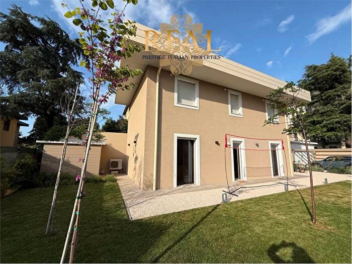 Casa con 6 locali in affitto in San Marcellino, Firenze