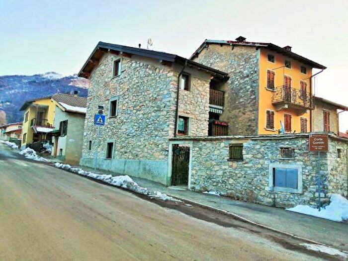Casa bilocale in vendita in Via Roma, Cerano DIntelvi